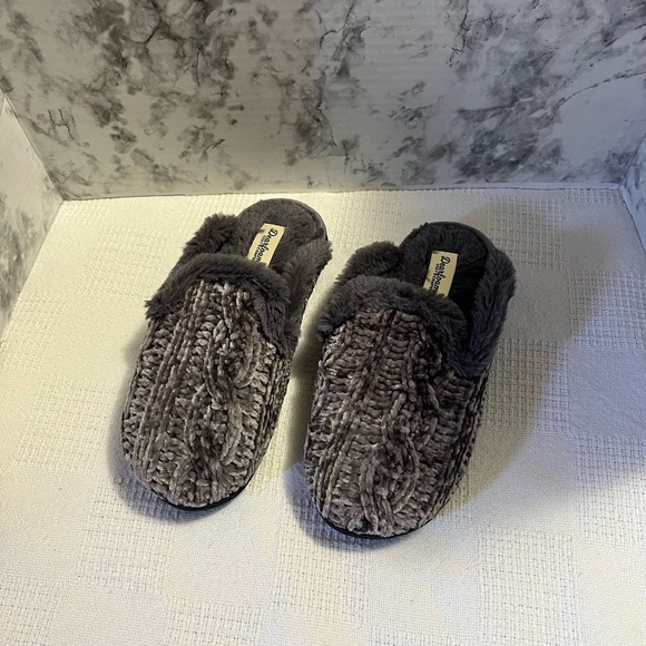 Dearfoams slippers - Picture 1 of 4